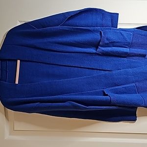 Ladies Very soft sweater/I have 2 blue and one white,specify color.